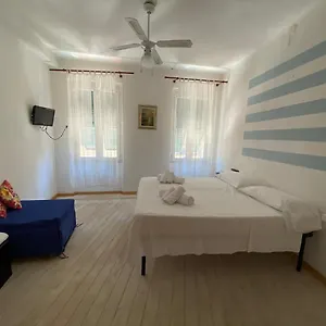 vernazza-holidays-apartments.hotelitalianriviera.com/